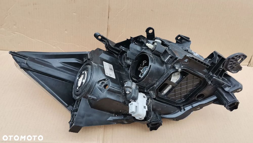 Xenon Lewy Lampa Lewa Toyota Auris 07- Europa - 3