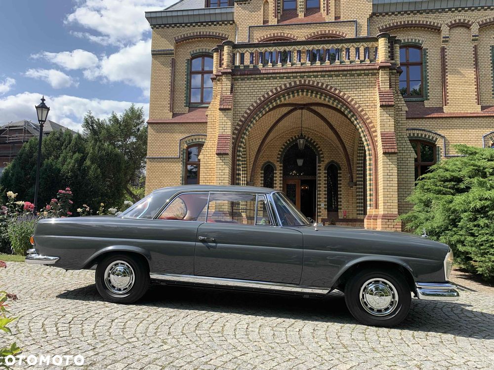 Mercedes-Benz W111 - 22