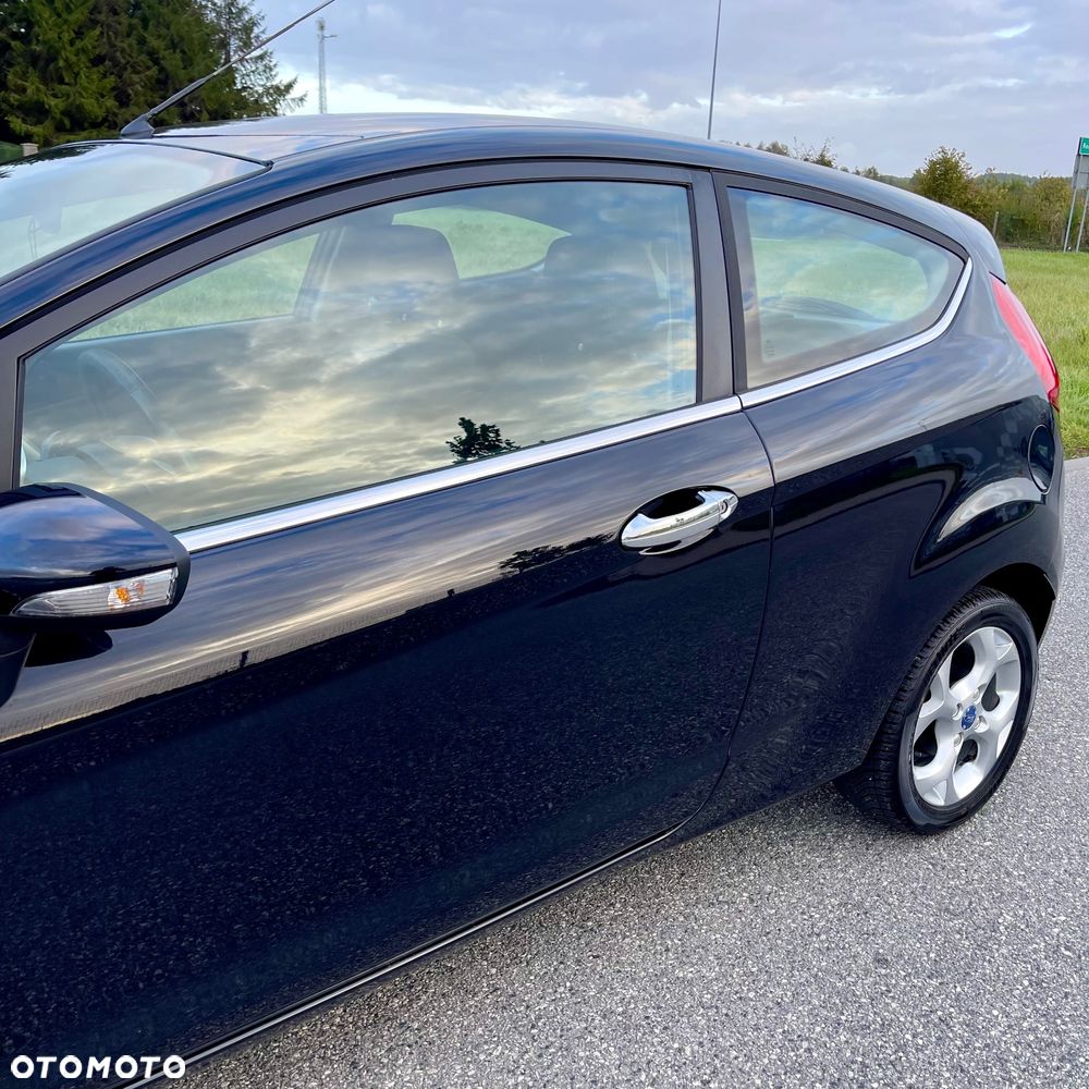 Ford Fiesta 1.25 Ghia - 29