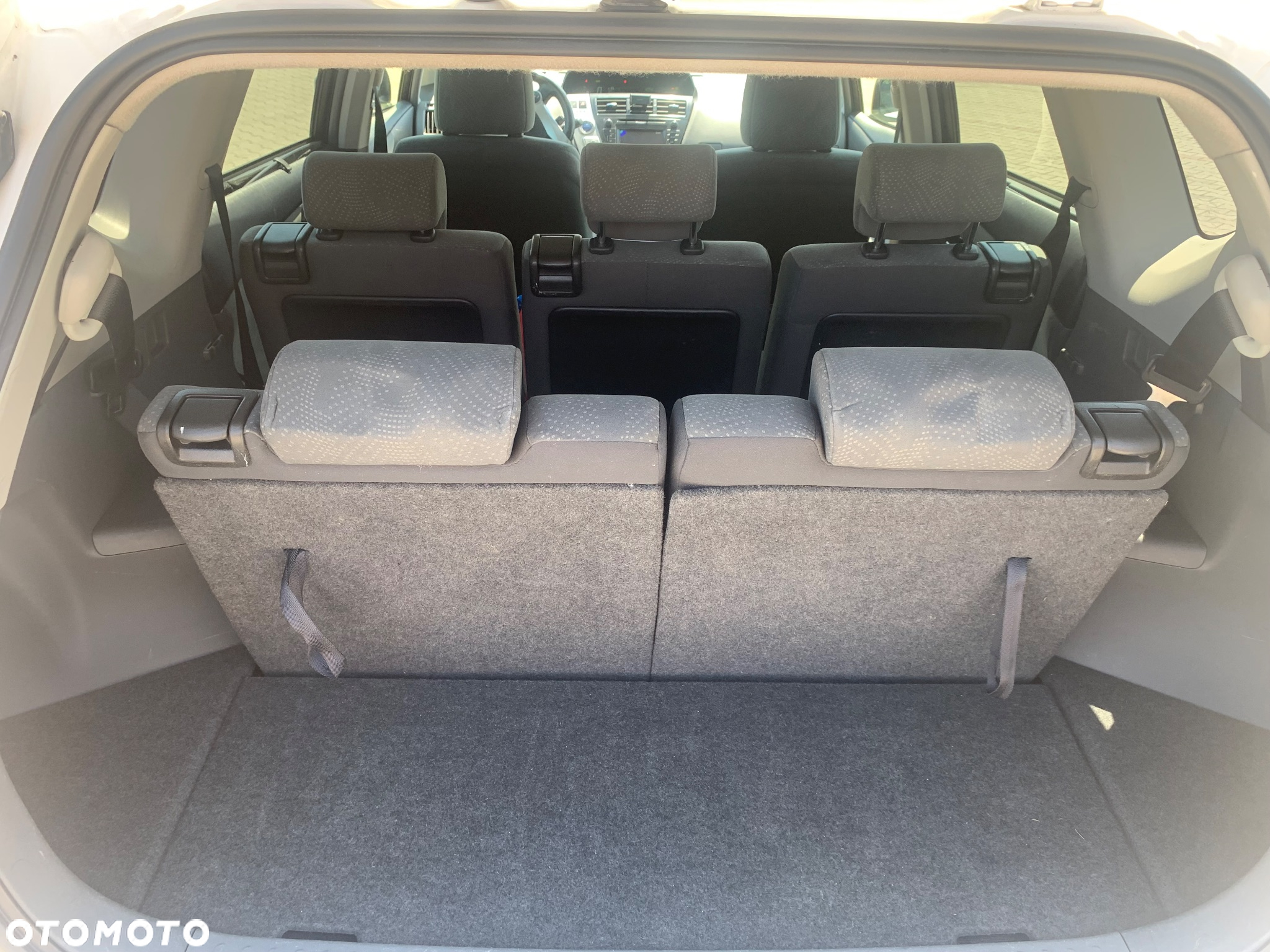 Toyota Prius+ (Hybrid) - 39