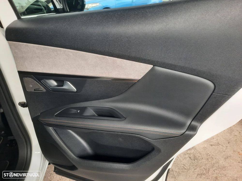 Peugeot 3008 1.6 Hybrid4 GT Line e-EAT8 - 50