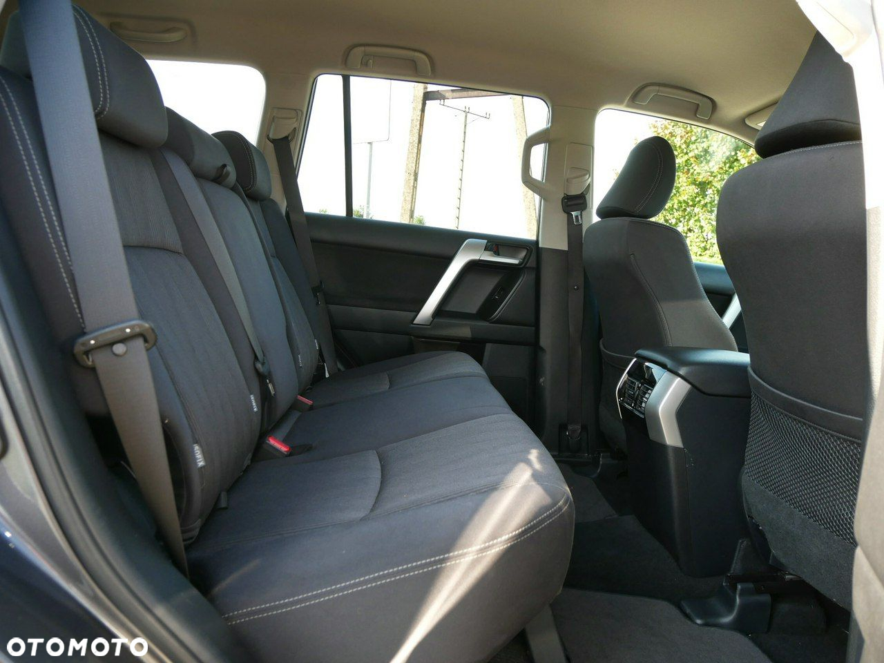Toyota Land Cruiser - 30