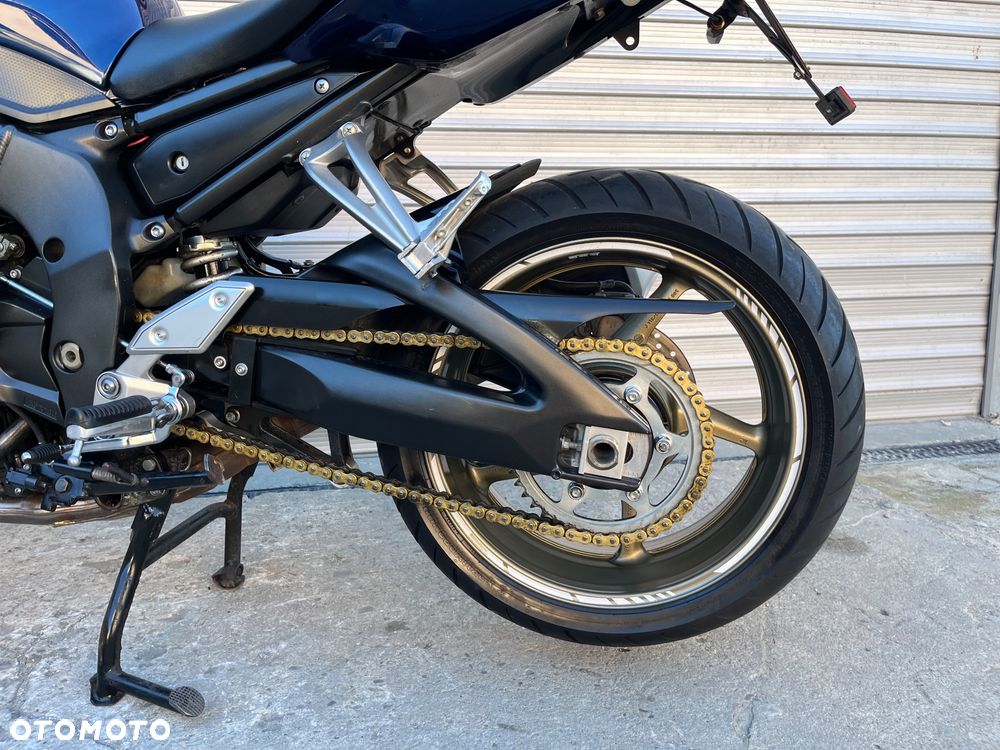 Yamaha FZ - 12