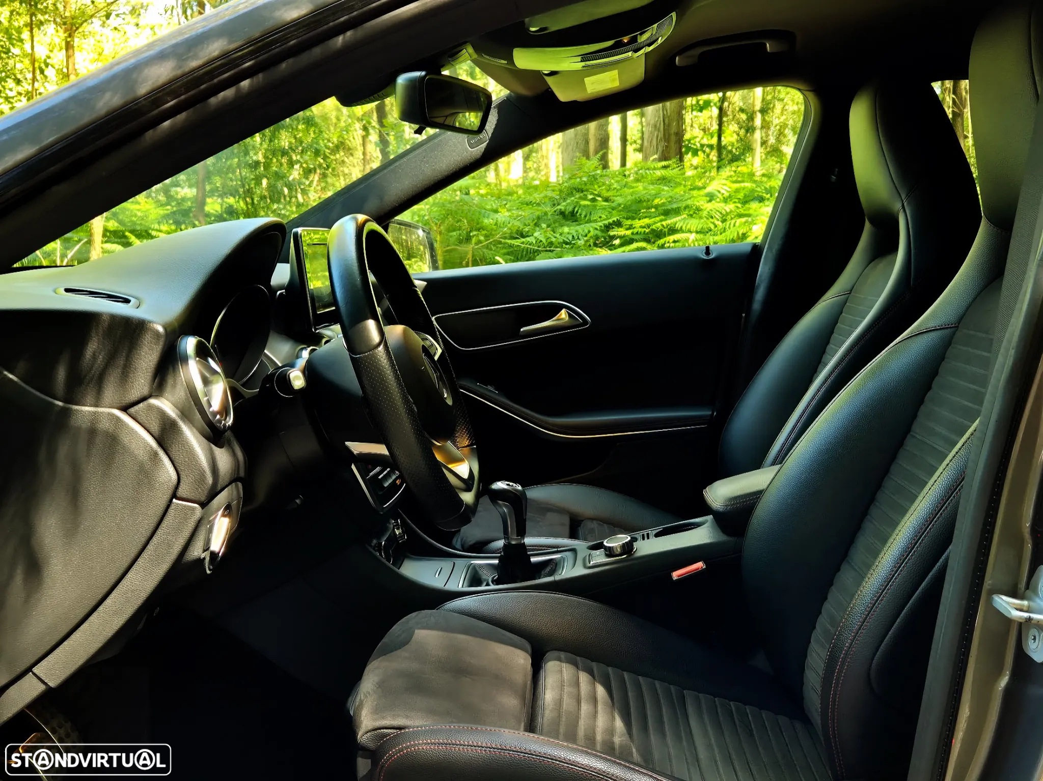 Mercedes-Benz CLA 200 d Shooting Brake AMG Line - 15