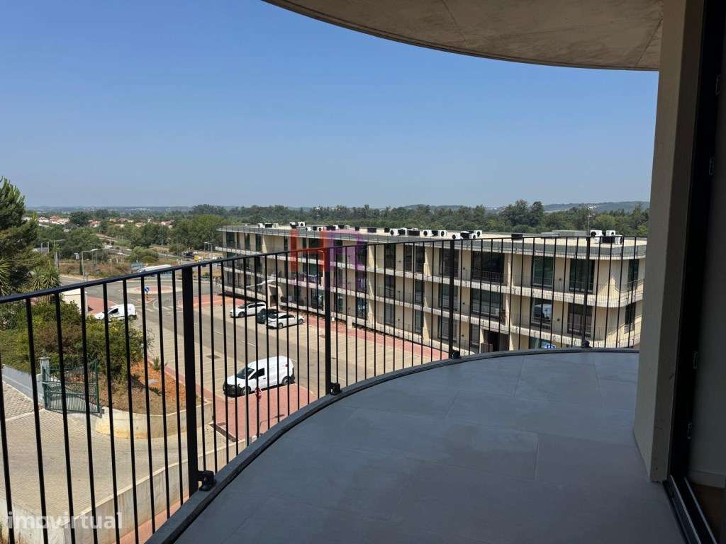 Arrenda-se apartamento T2 novo em Coimbra com varanda e parqueamento. - Grande imagem: 3/14