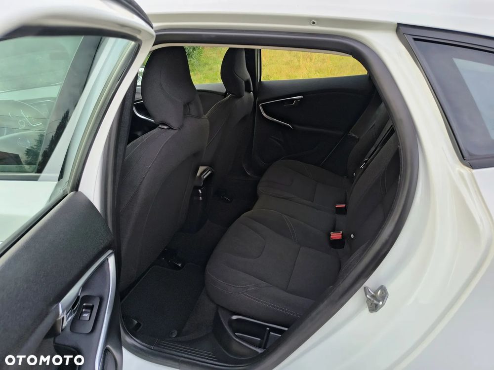 Volvo V40 D2 Summum - 13