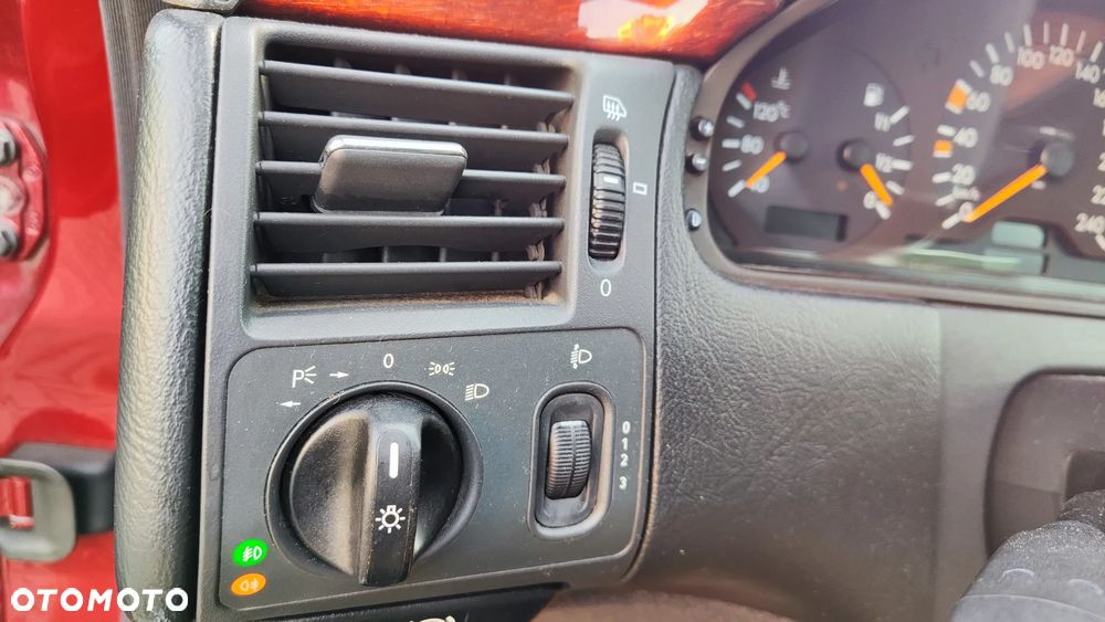 Mercedes-Benz Klasa E 200 CDI Elegance - 21