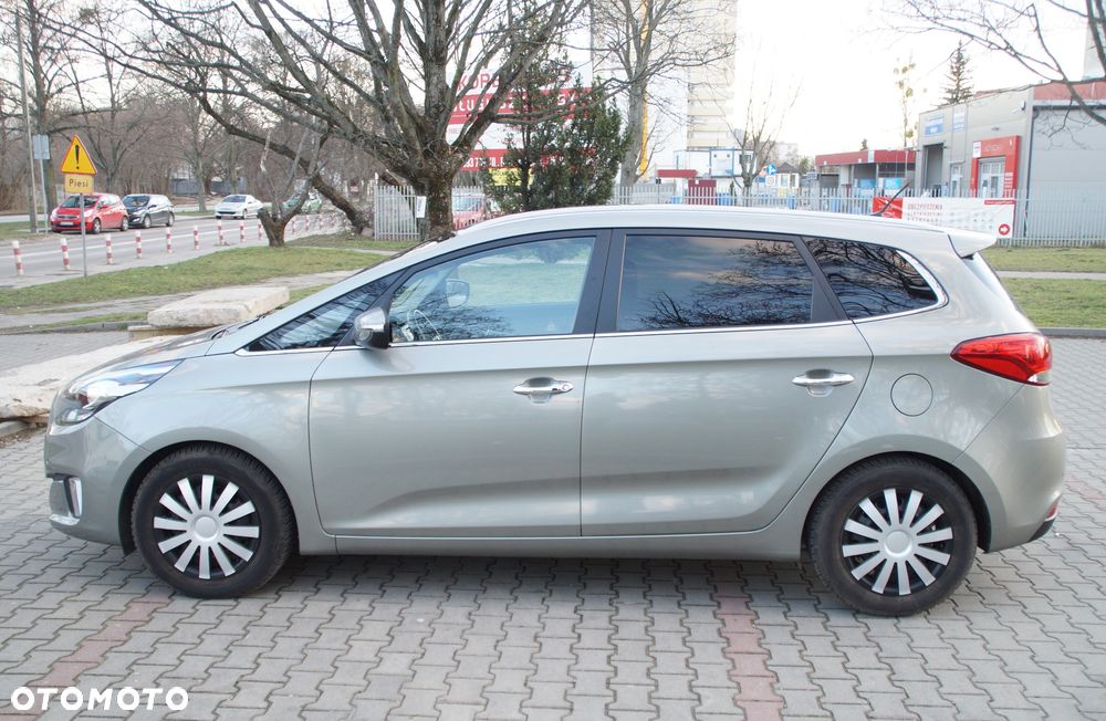 Kia Carens 1.7 CRDi L 7os - 6