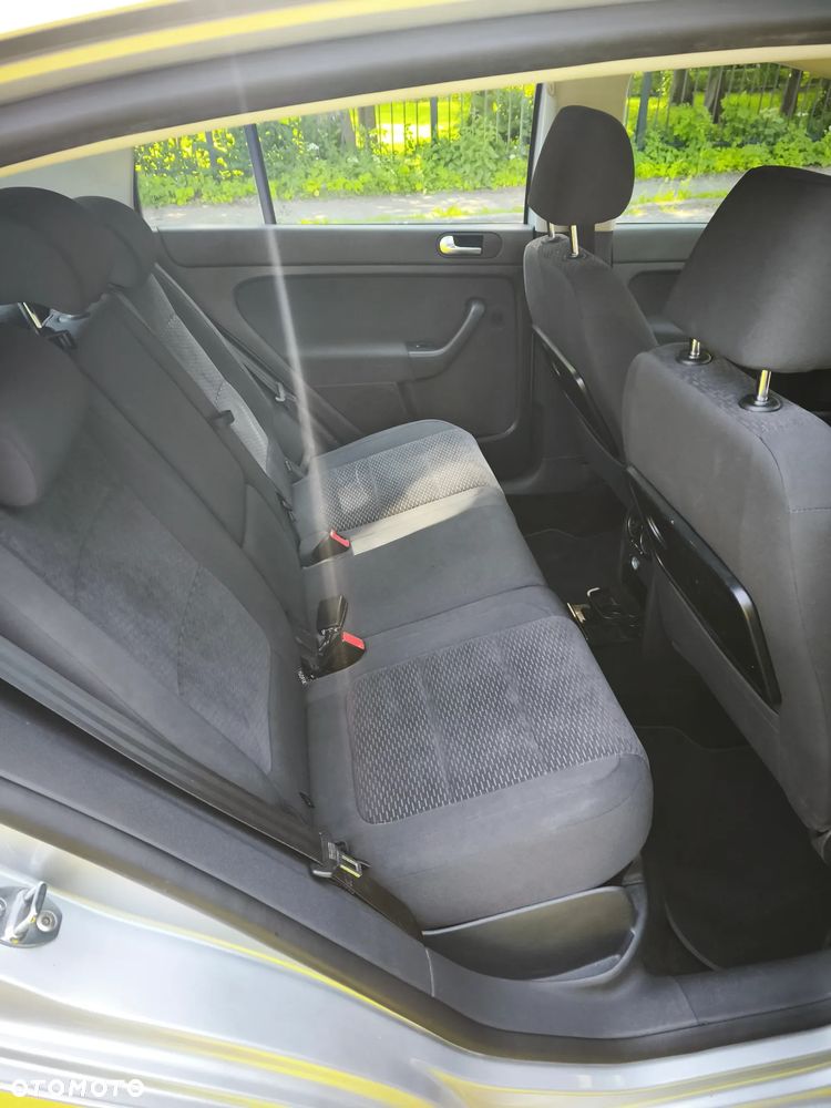 Volkswagen Golf Plus 1.6 TDI BlueMot Comfortline - 9