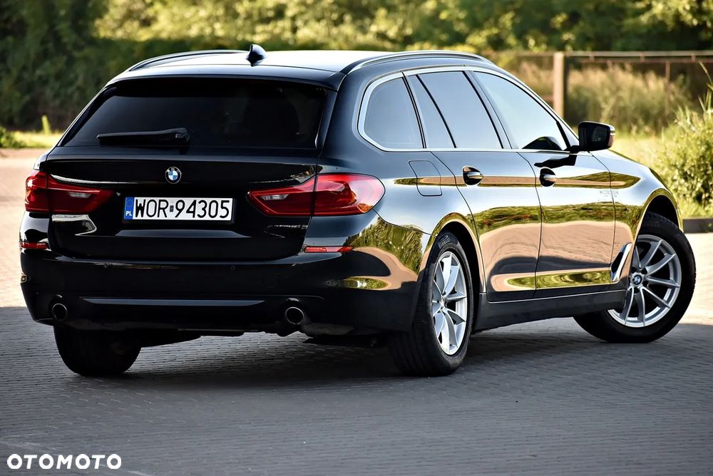 BMW Seria 5 520i - 23