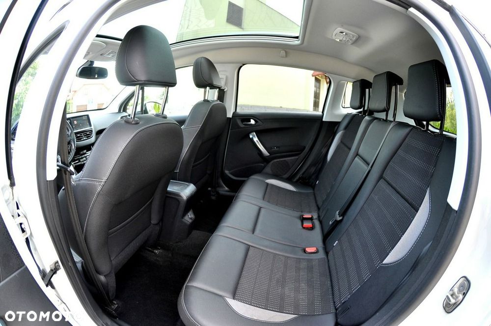 Peugeot 2008 1.2 VTi Allure - 16