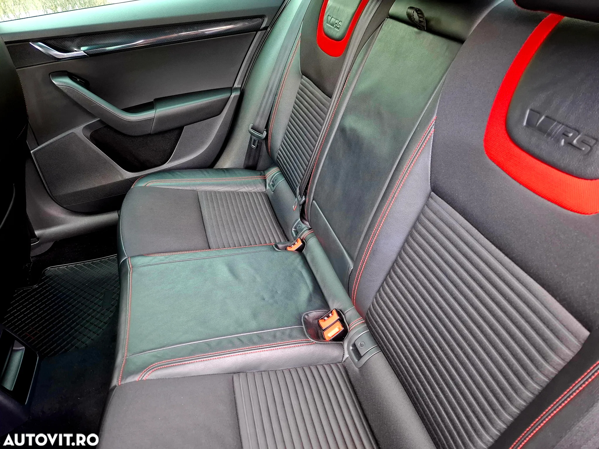 Skoda Octavia 2.0 TDI DSG RS - 11