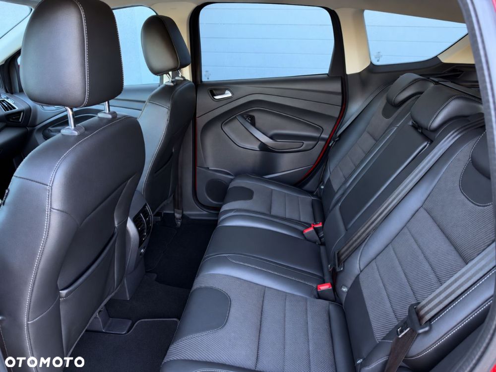 Ford Kuga 1.5 EcoBoost 2x4 Titanium - 33