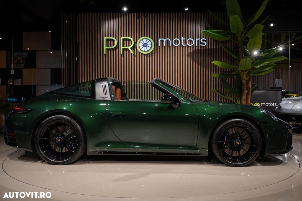 Porsche 911 Targa 4 GTS PDK - 16
