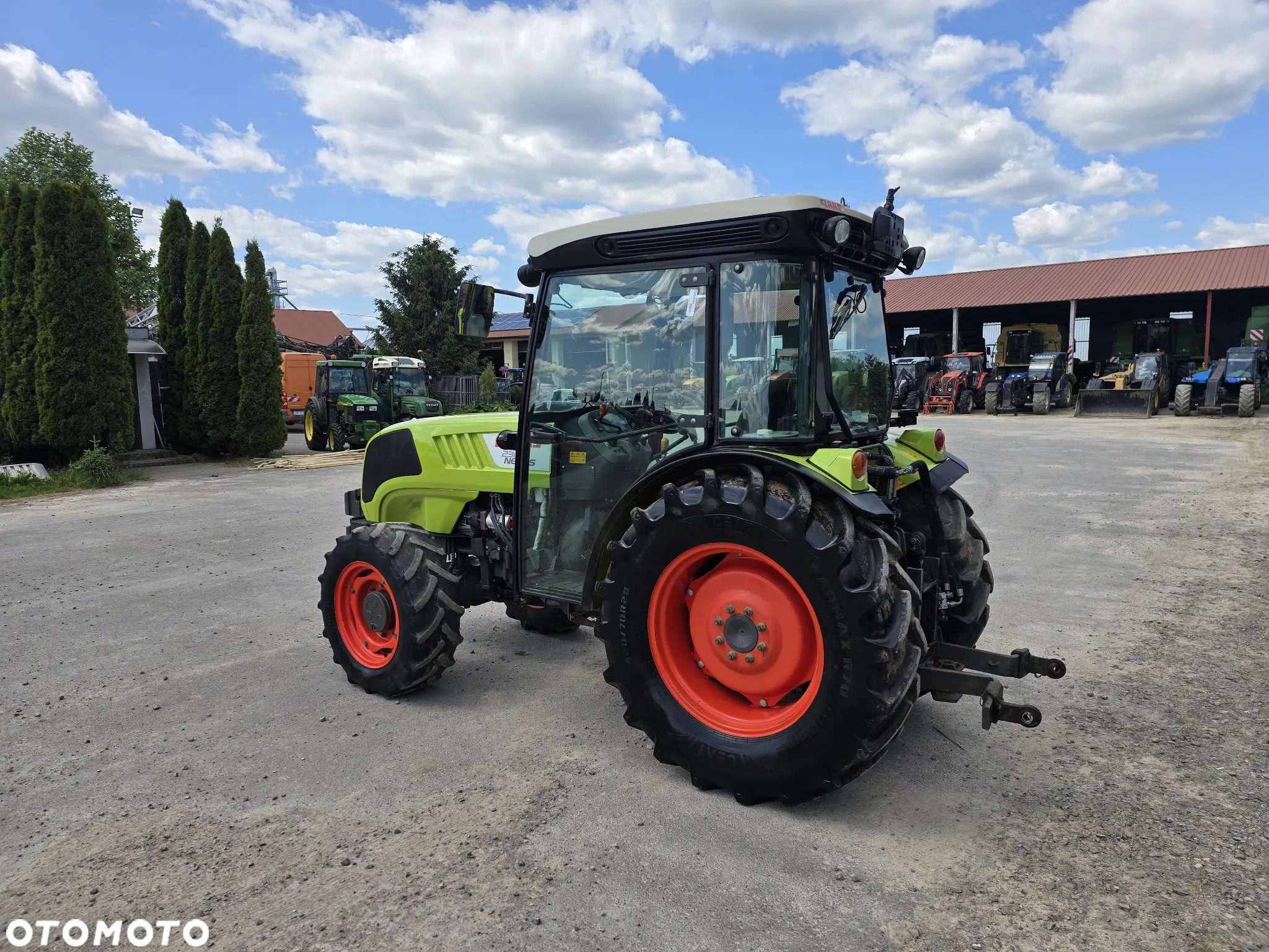 Claas Nexos 230F - 2