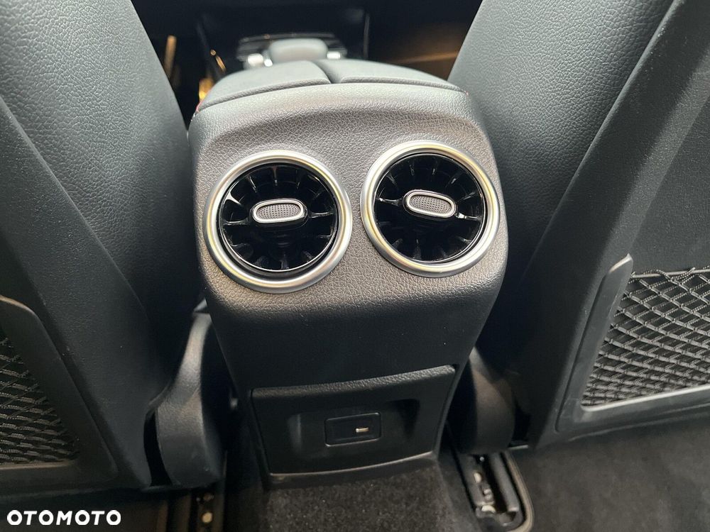 Mercedes-Benz CLA 200 4-Matic AMG Line 8G-DCT - 13