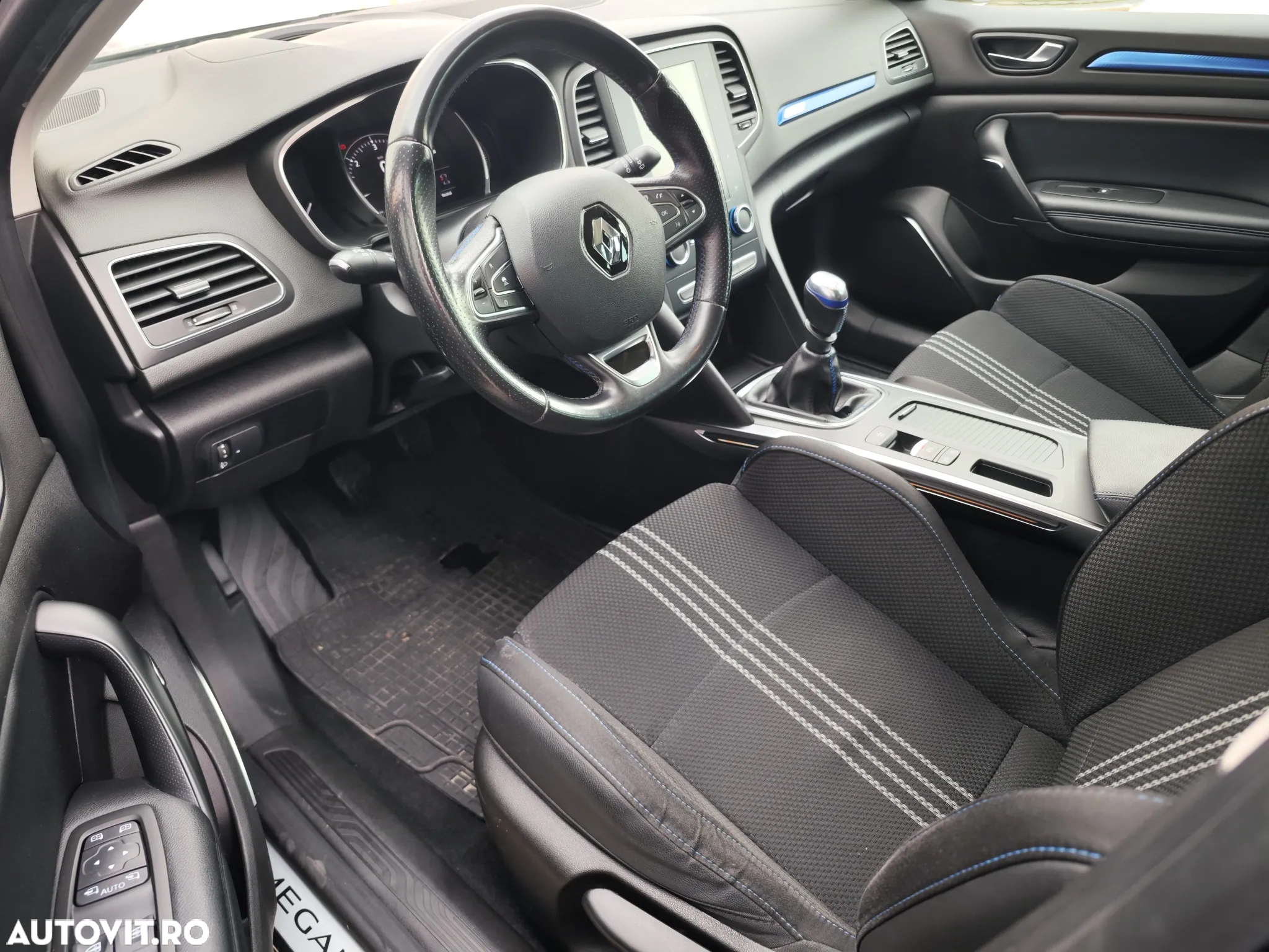 Renault Megane BLUE dCi 115 GT LINE - 10
