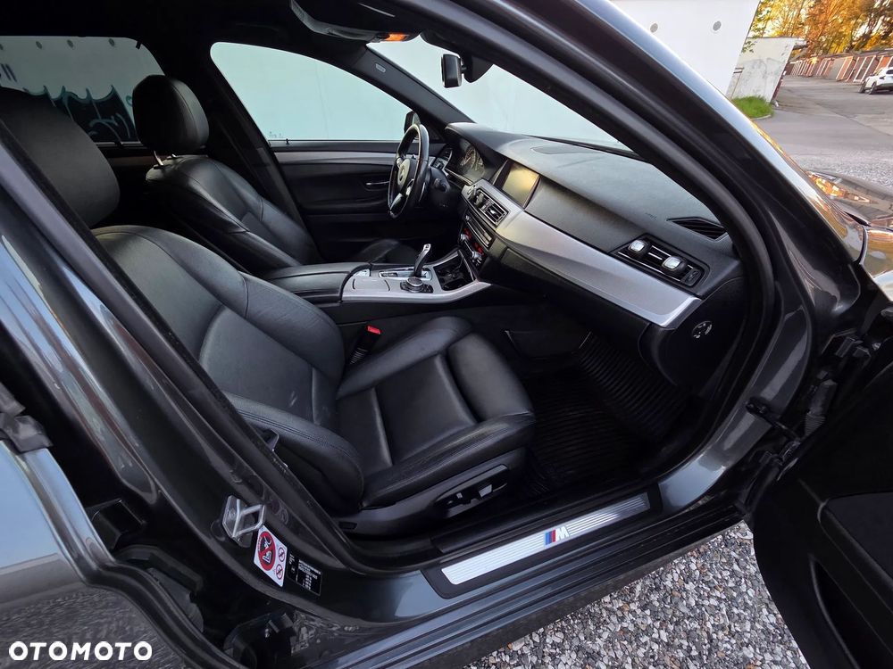 BMW Seria 5 520d - 24