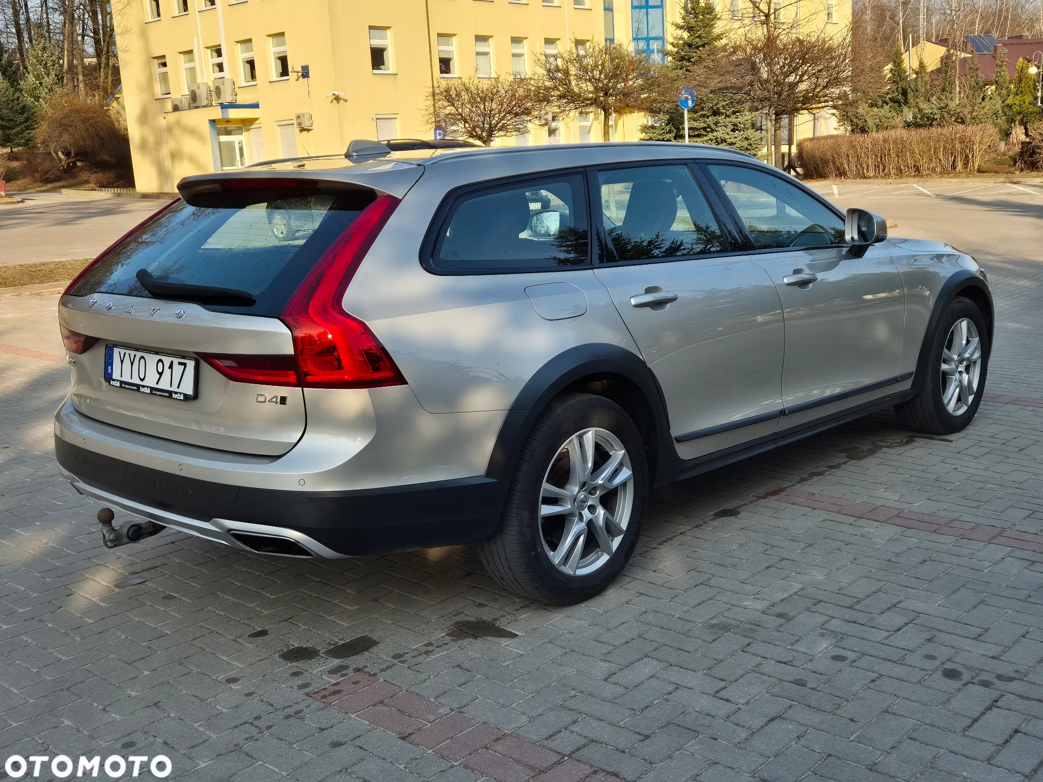 Volvo V90 Cross Country D4 AWD Geartronic - 3