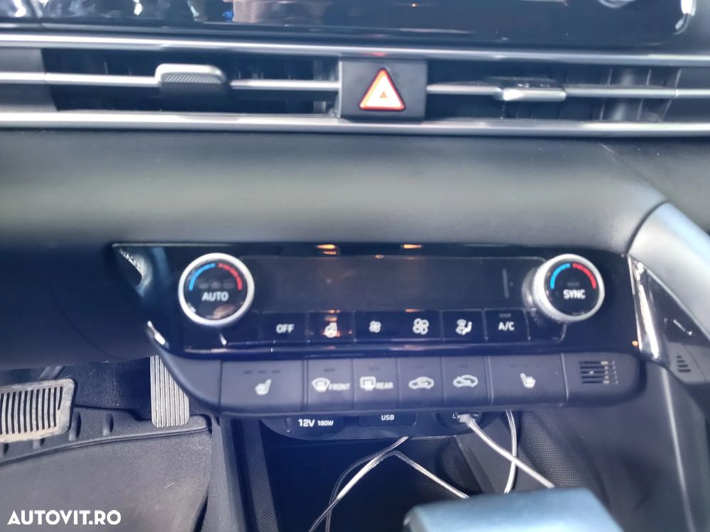 Hyundai Elantra 1.6 l 123 CP CVT Highway - 14