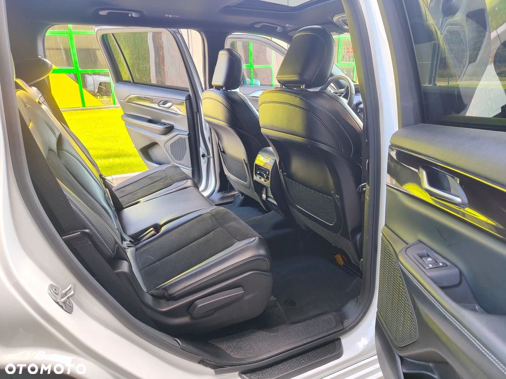 Jeep Grand Cherokee - 11