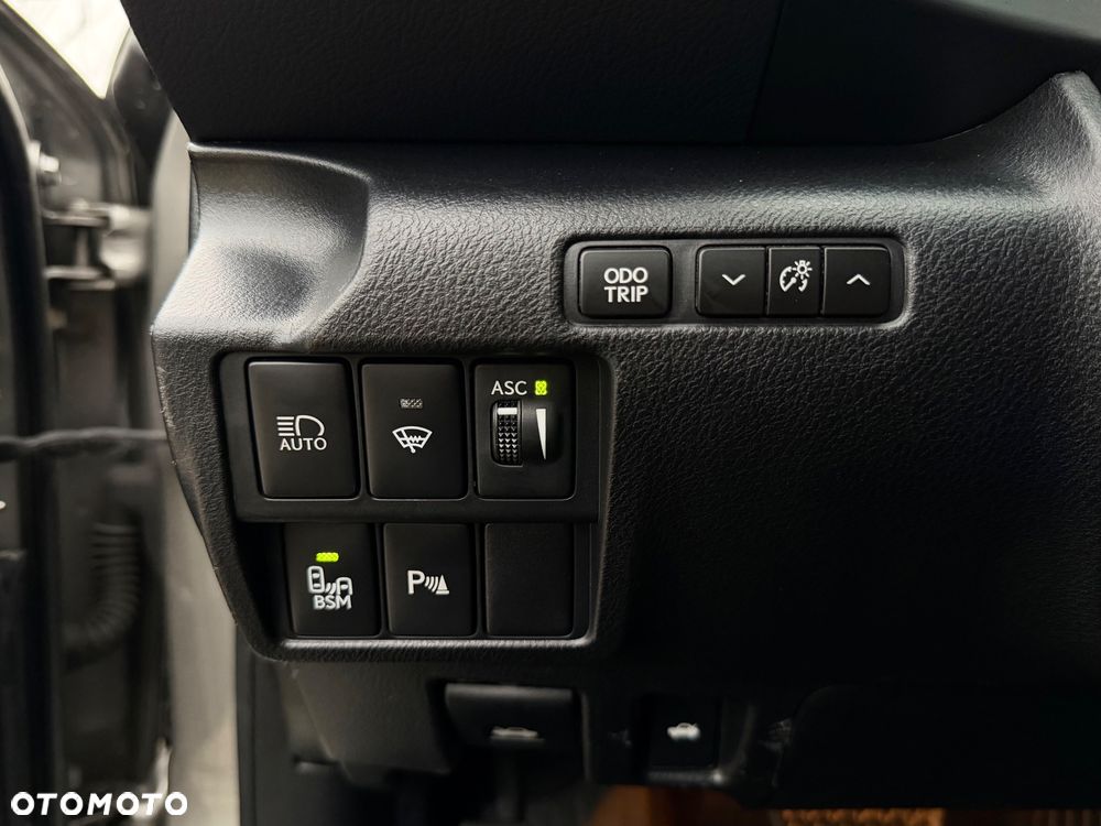 Lexus IS 300h Prestige - 19