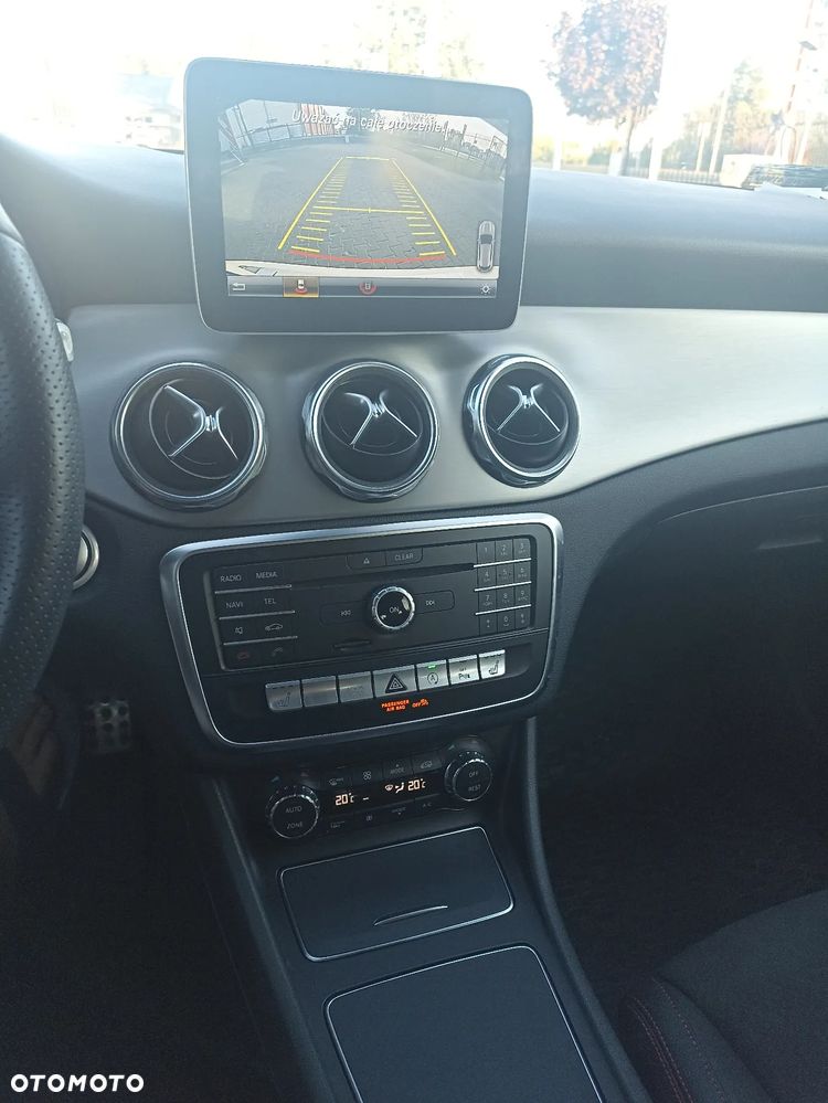 Mercedes-Benz GLA 200 7G-DCT AMG Line - 10