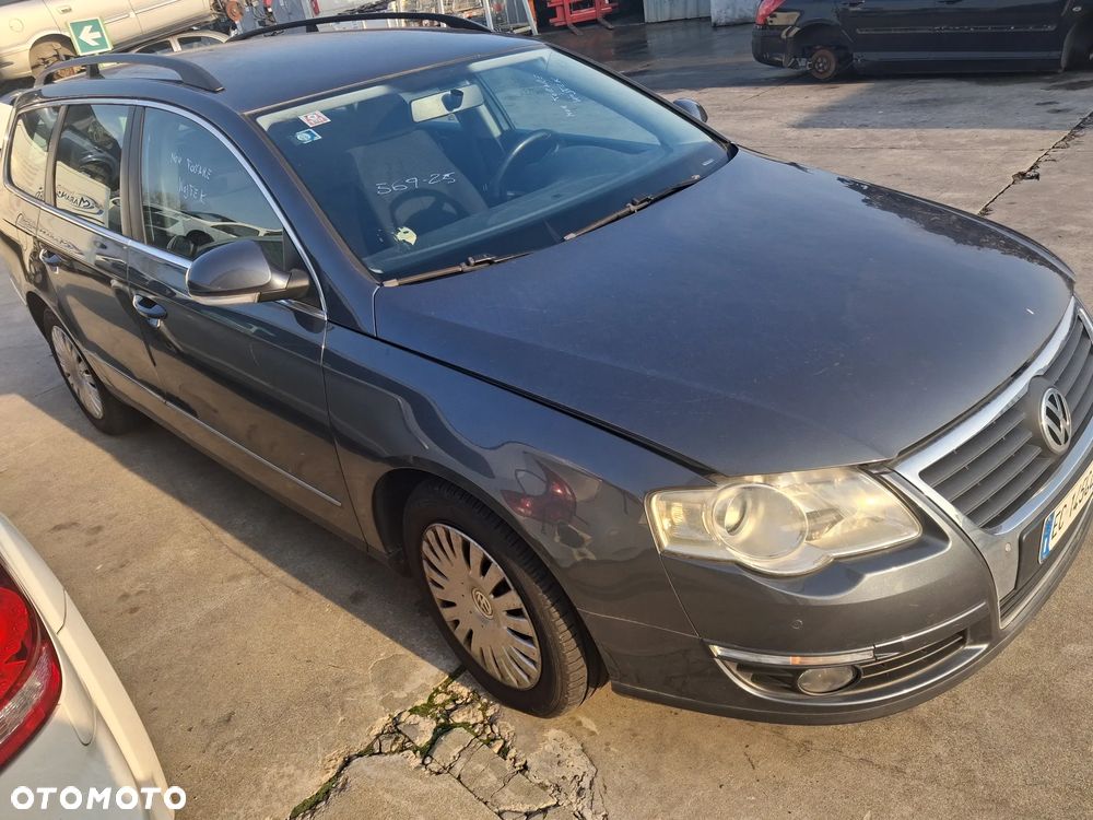 Błotnik prawy przód przedni VW Passat B6 LK7X - 1