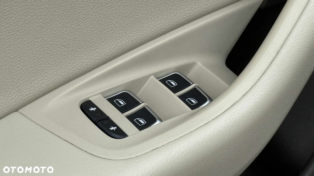 Audi A6 Avant 2.0 TDI ultra S tronic - 17