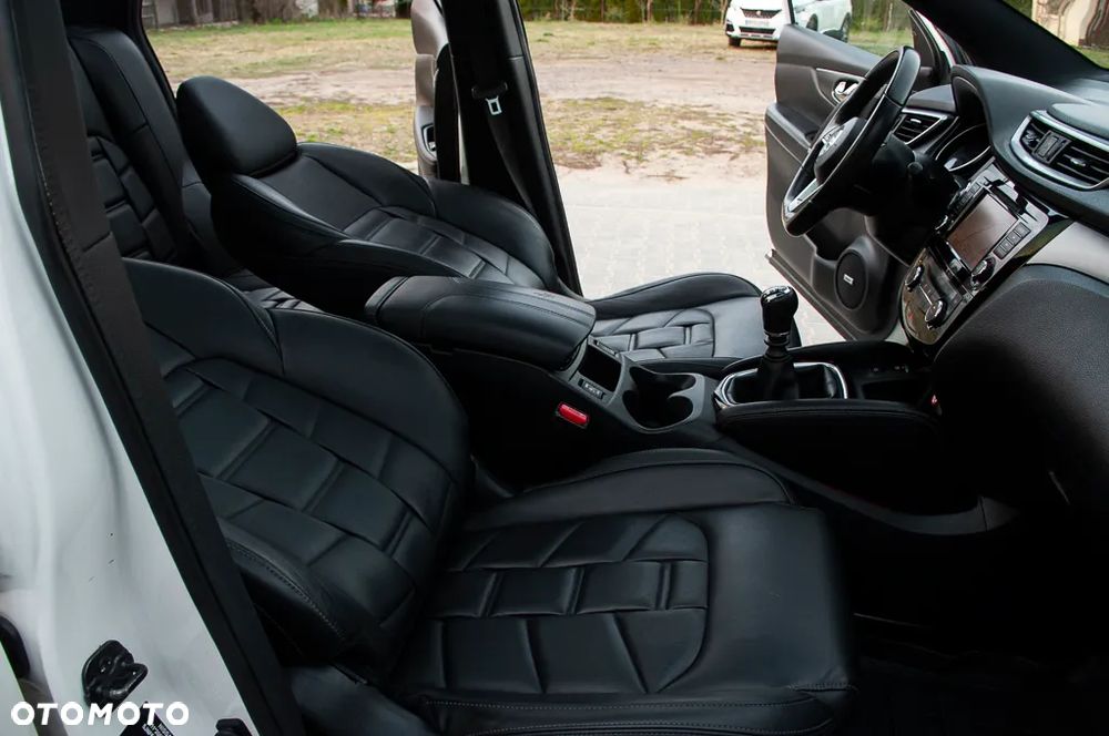 Nissan Qashqai 1.3 DIG-T Tekna+ - 27