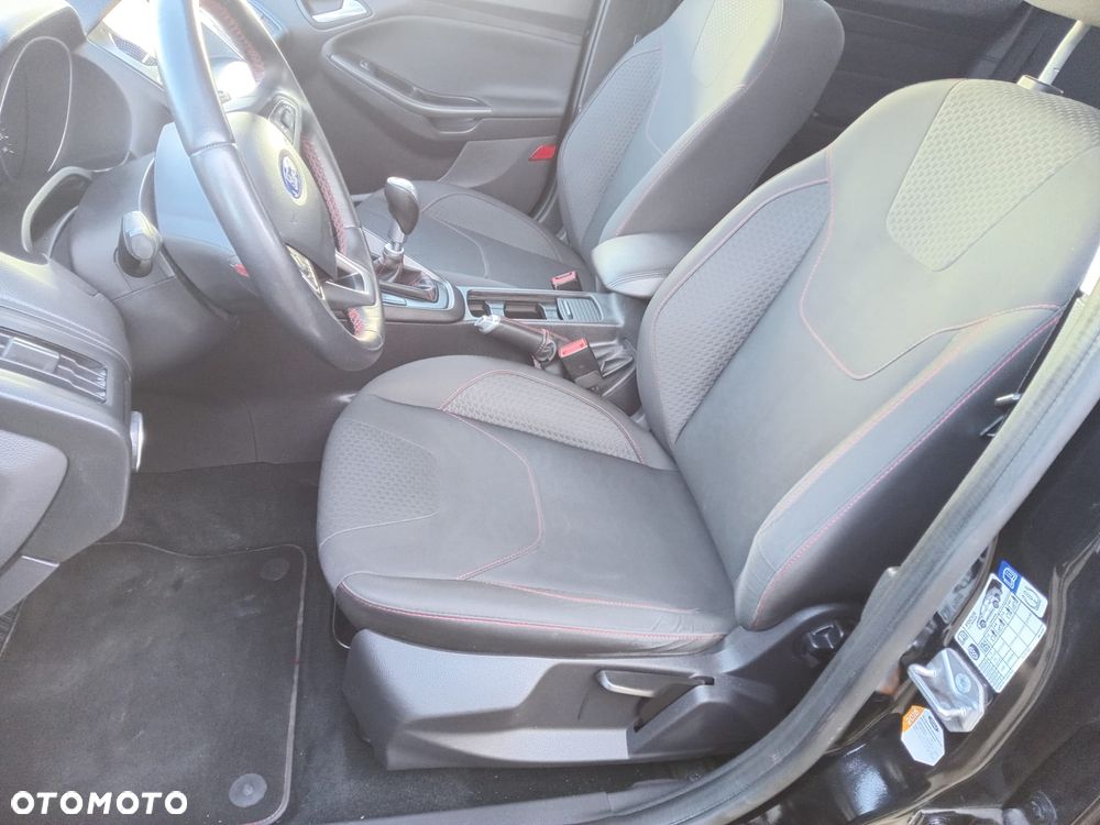 Ford Focus 2.0 TDCi ST-Line Red ASS - 11