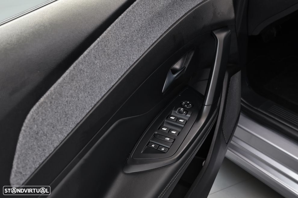 Peugeot 308 SW 1.2 PureTech Allure EAT8 - 24