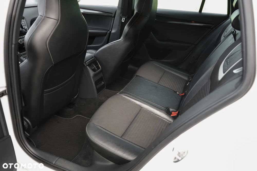 Skoda Octavia 2.0 TDI RS - 28