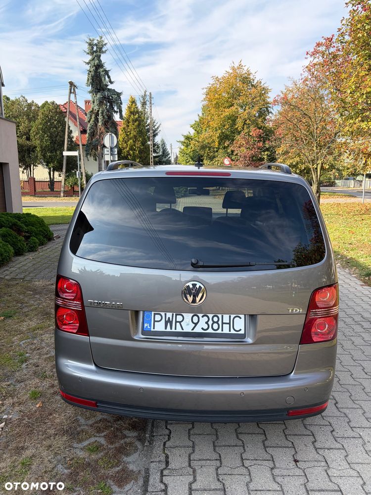Volkswagen Touran 2010 photo 5