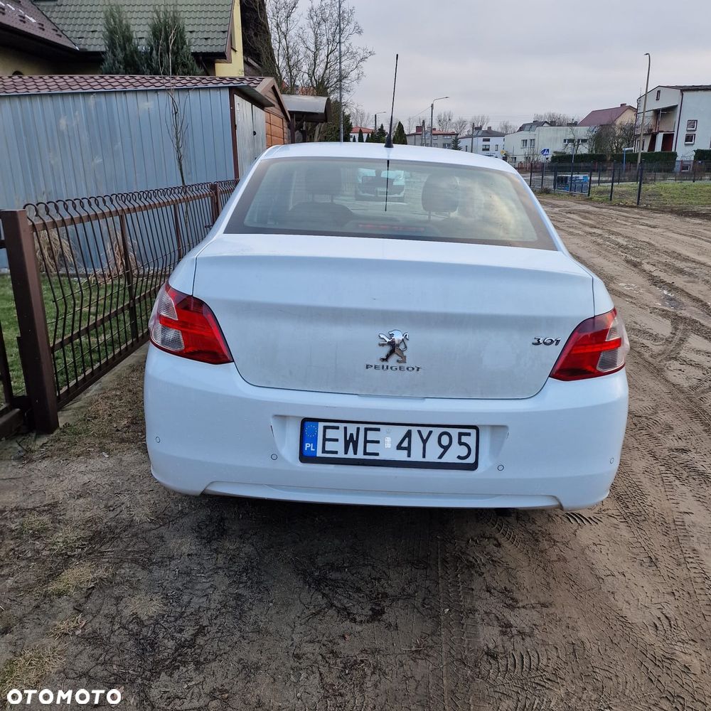 Peugeot 301 1.2 Pure Tech Access - 4