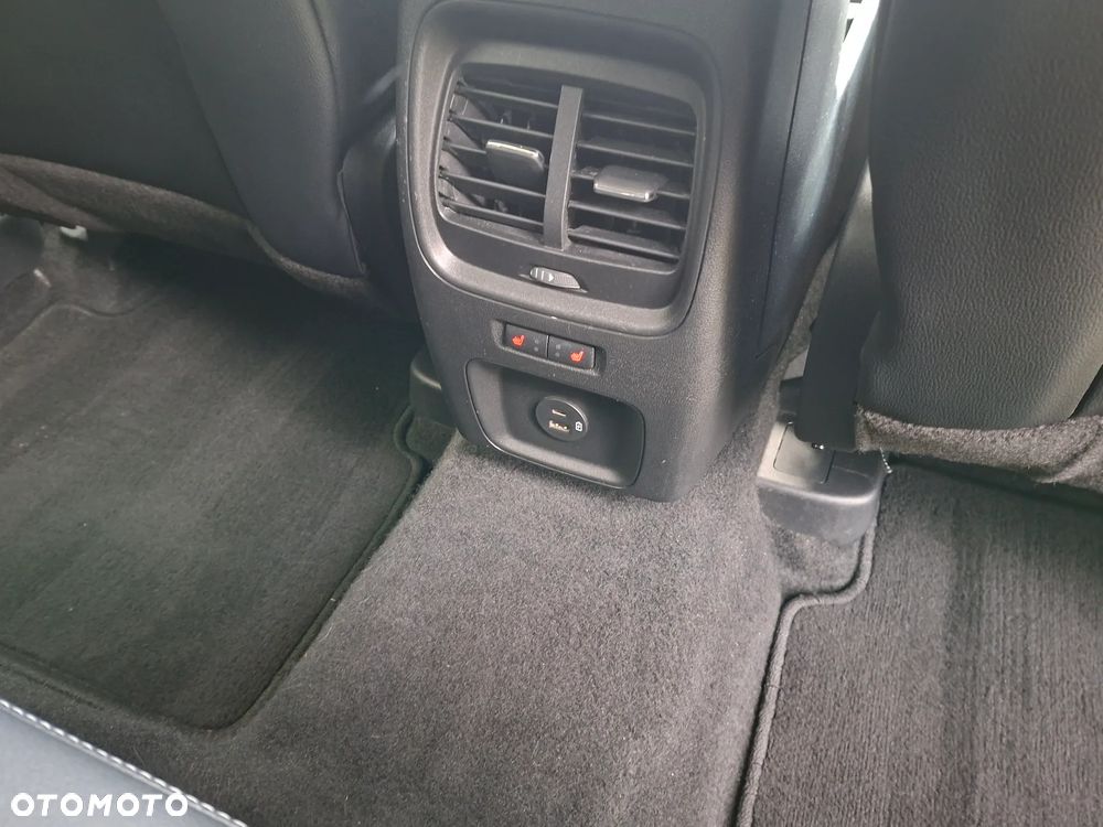 Ford Kuga 1.5 EcoBoost FWD Titanium X - 35
