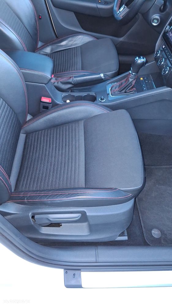 Skoda Octavia 2.0 TDI DSG RS - 18