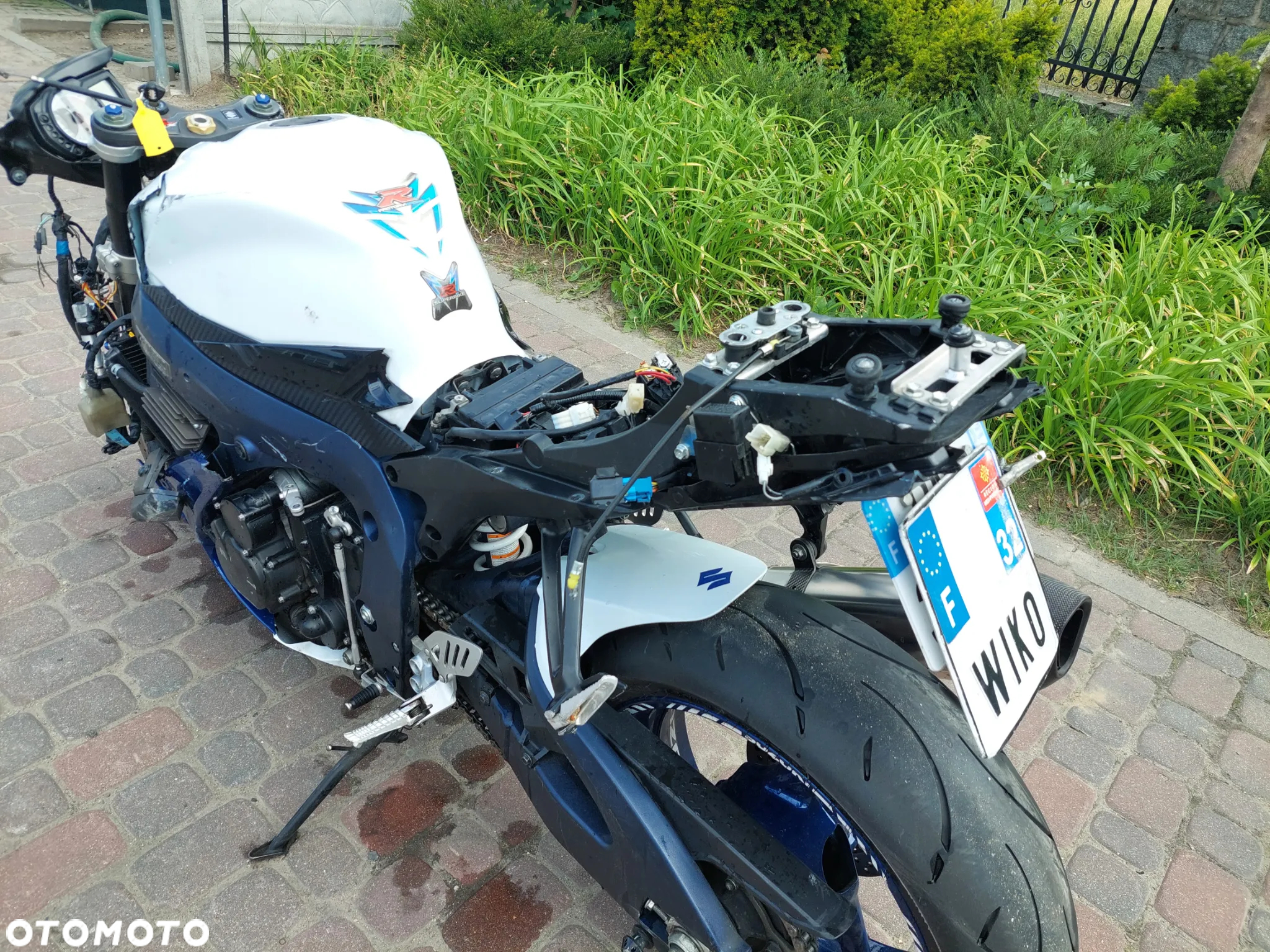Suzuki GSX-R - 15