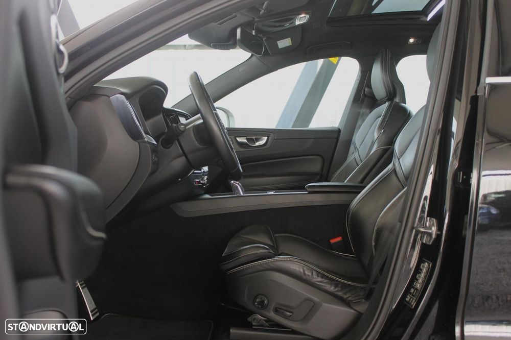 Volvo XC 60 2.0 T8 PHEV R-Design AWD - 11