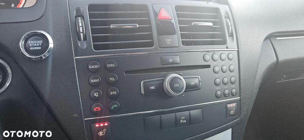 Mercedes-Benz Klasa C 180 BlueEFFICIENCY 7G-TRONIC Avantgarde - 36