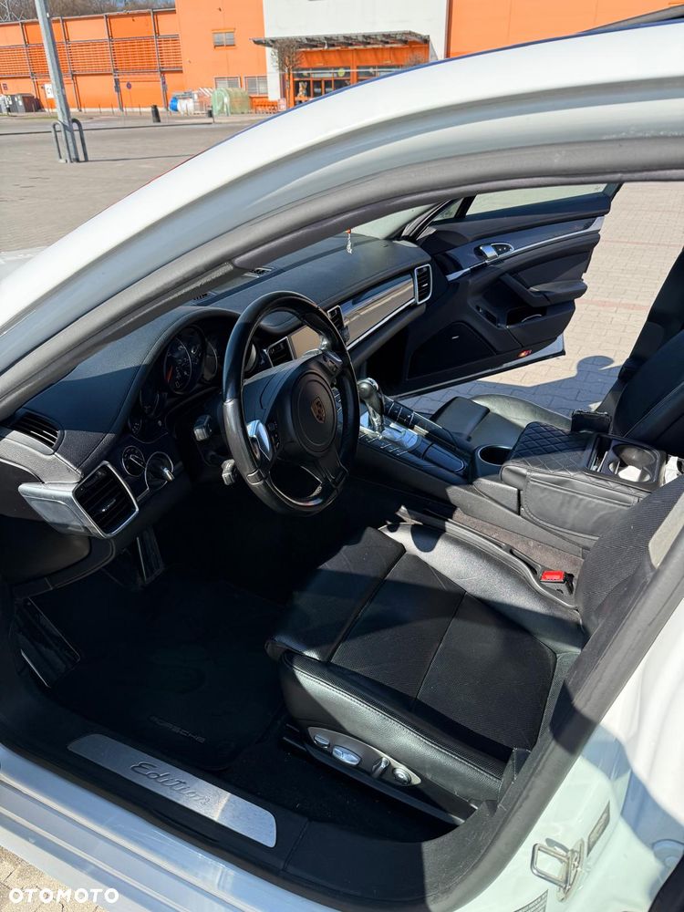 Porsche Panamera - 17