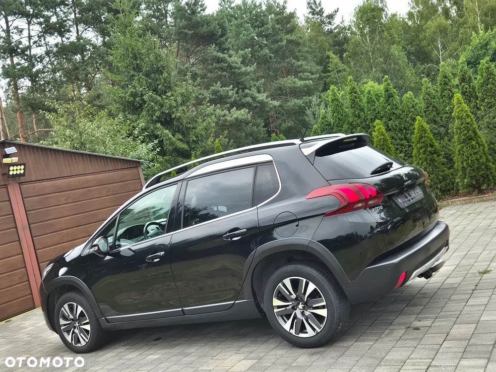 Peugeot 2008 1.2 Pure Tech Allure S&S - 6