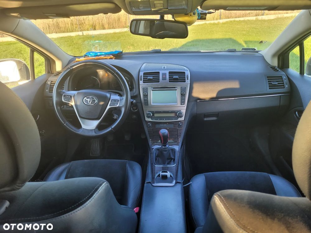 Toyota Avensis 2.0 D-4D Premium - 13