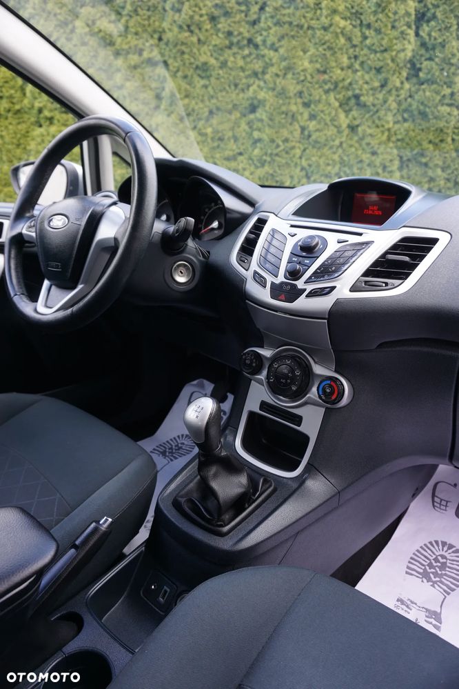 Ford Fiesta - 10