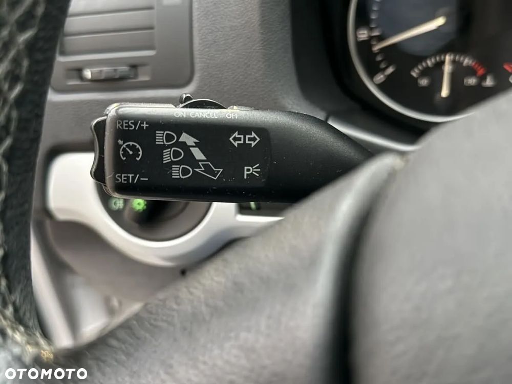 Skoda Octavia 1.6 Ambiente - 30