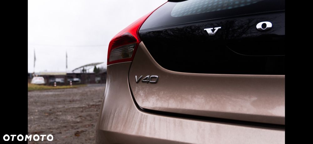 Volvo V40 D2 - 9