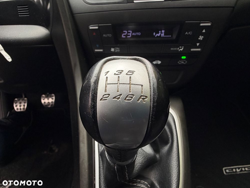 Honda Civic 1.4 i-VTEC Comfort - 24