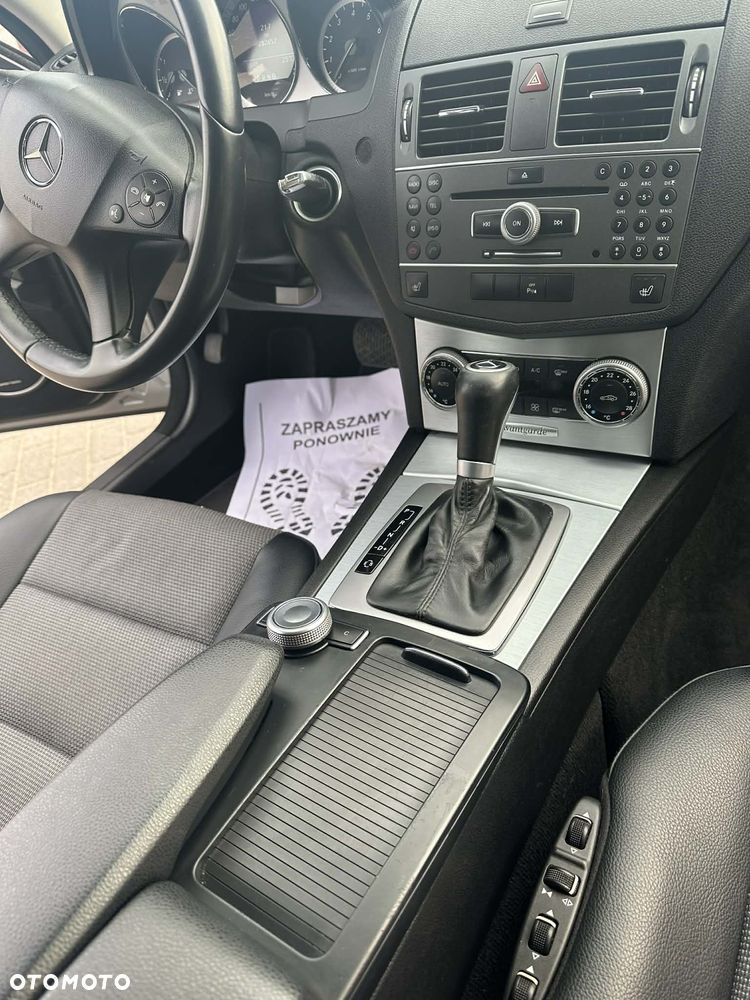 Mercedes-Benz Klasa C 200 CGI Automatik BlueEFFICIENCY Avantgarde - 17