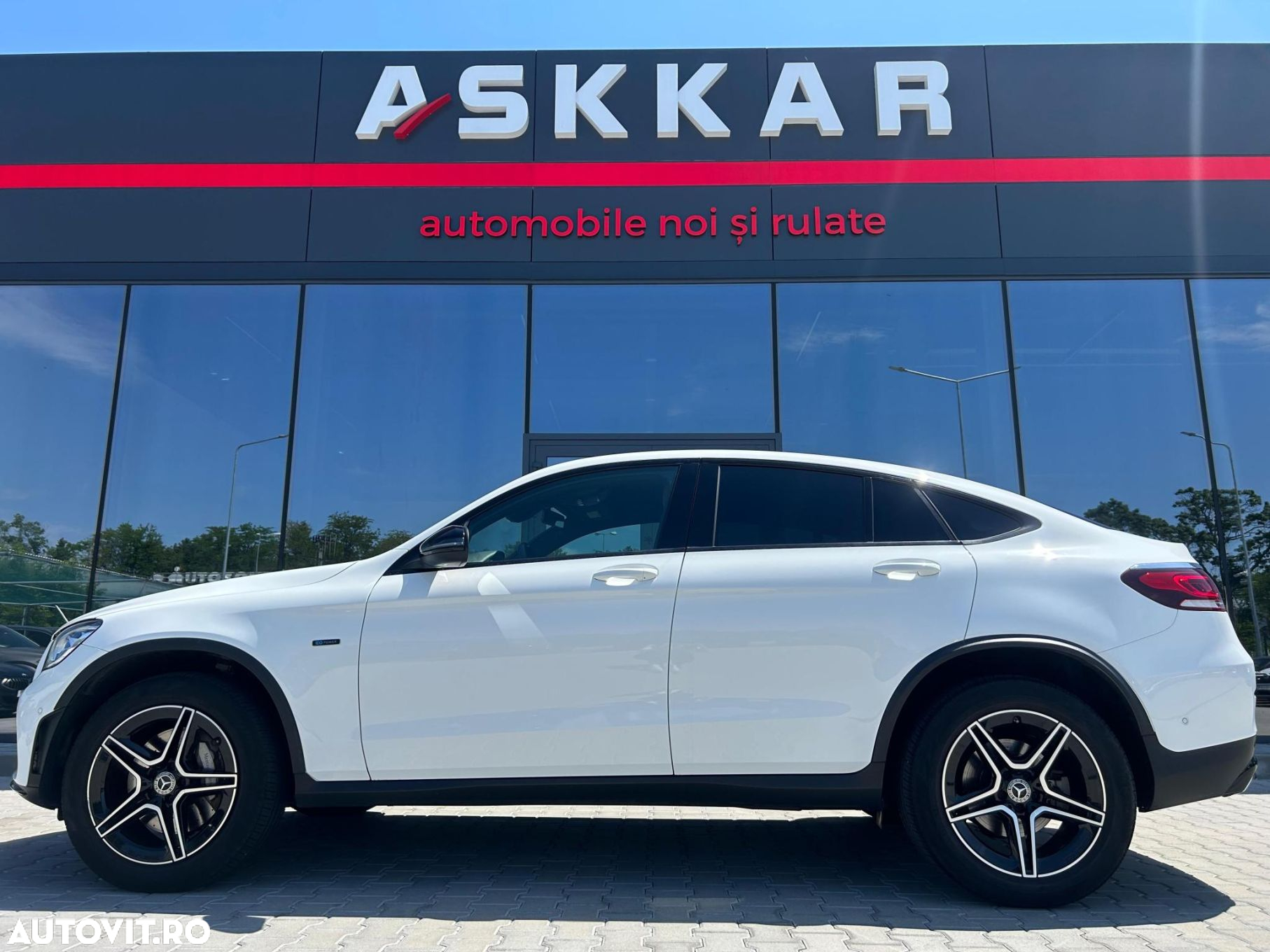 Mercedes-Benz GLC Coupe 300 e 4Matic 9G-TRONIC AMG Line - 9