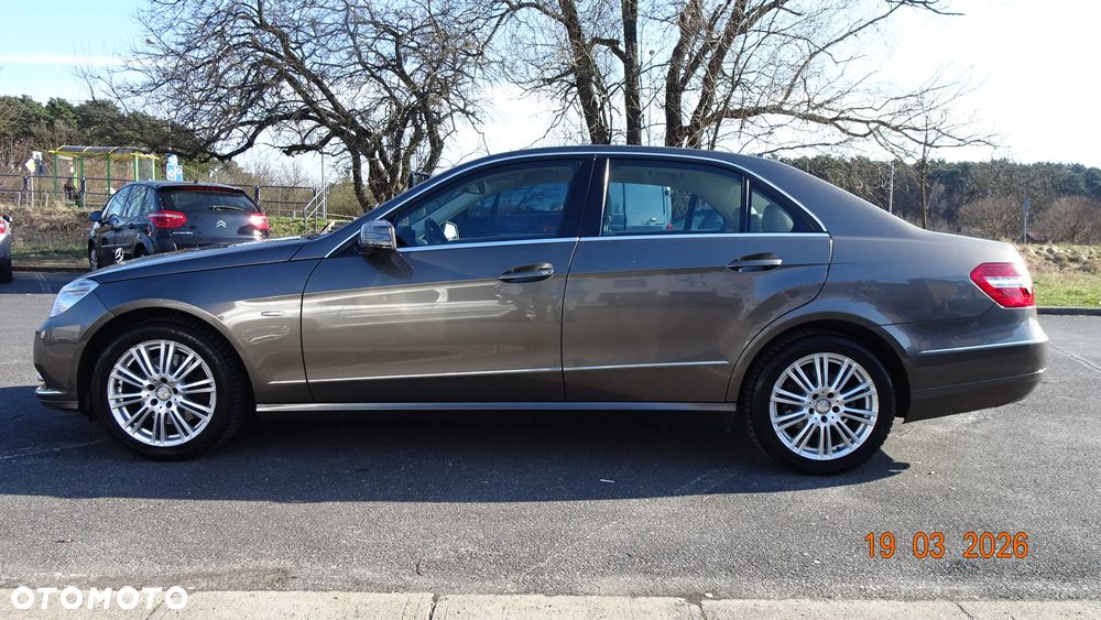 Mercedes-Benz Klasa E 250 CGI BlueEFFICIENCY Elegance - 5